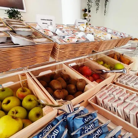 Hotel Centrale Отель