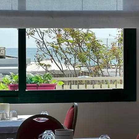 Hotel Centrale Отель