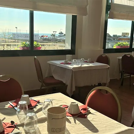 Hotel Hotel Centrale Frontemare 3*