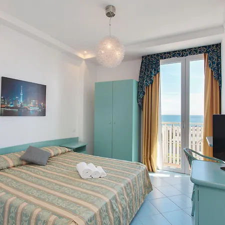 Hotell Fronte Mare 3*