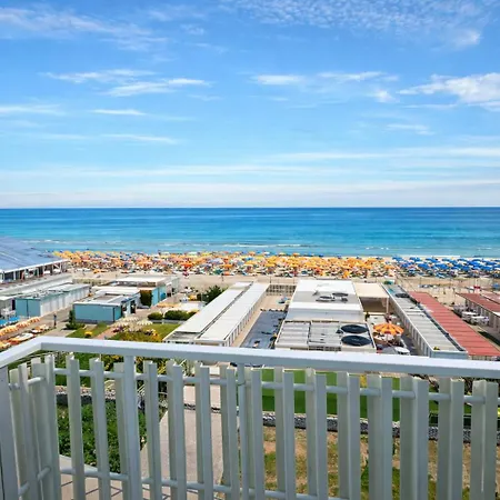 Hotel Centrale Frontemare 3*