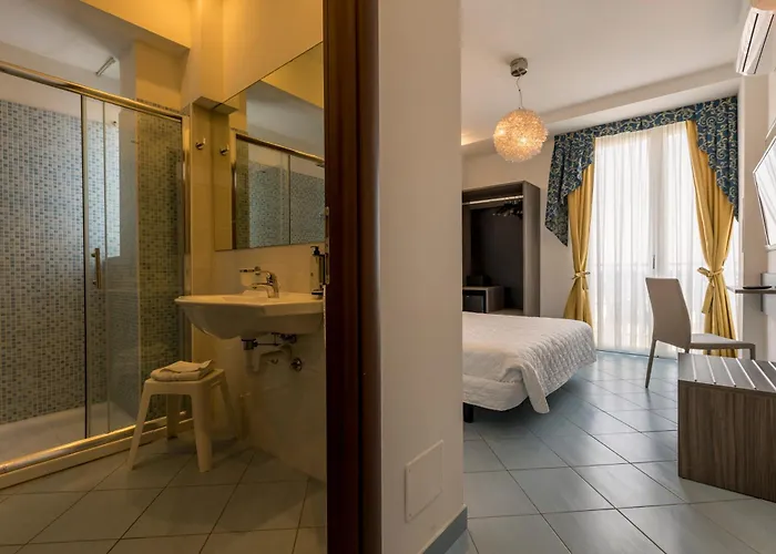 فندق Hotel Centrale Frontemare