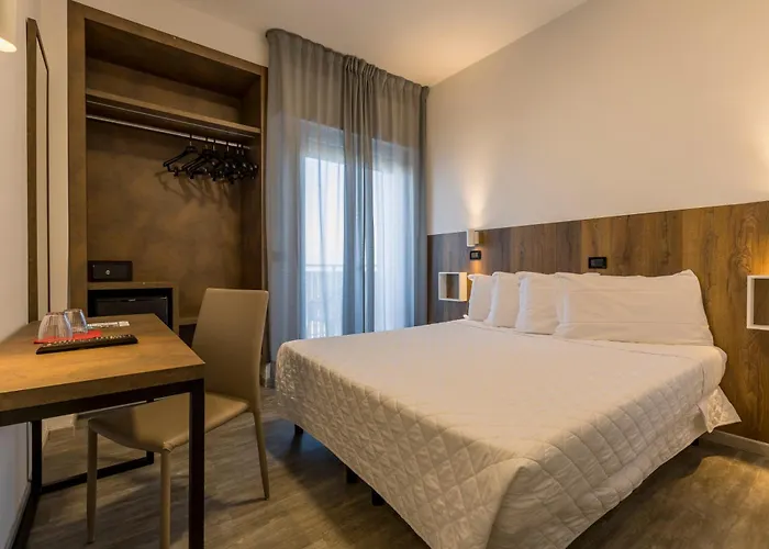 Otel Hotel Centrale Frontemare 3*