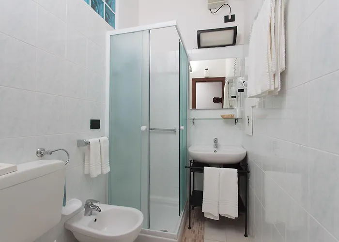 Hotel Centrale Frontemare فندق