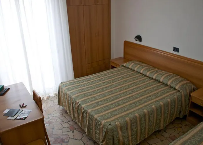 Hotel Centrale Frontemare 3*